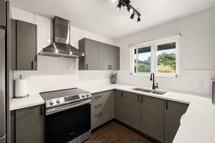 Property Photo:  5019 57 Street  BC V4K 3E7 