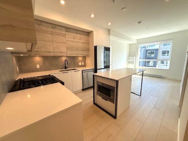 Property Photo:  30490 Cardinal Avenue 512  BC V2T 6L4 