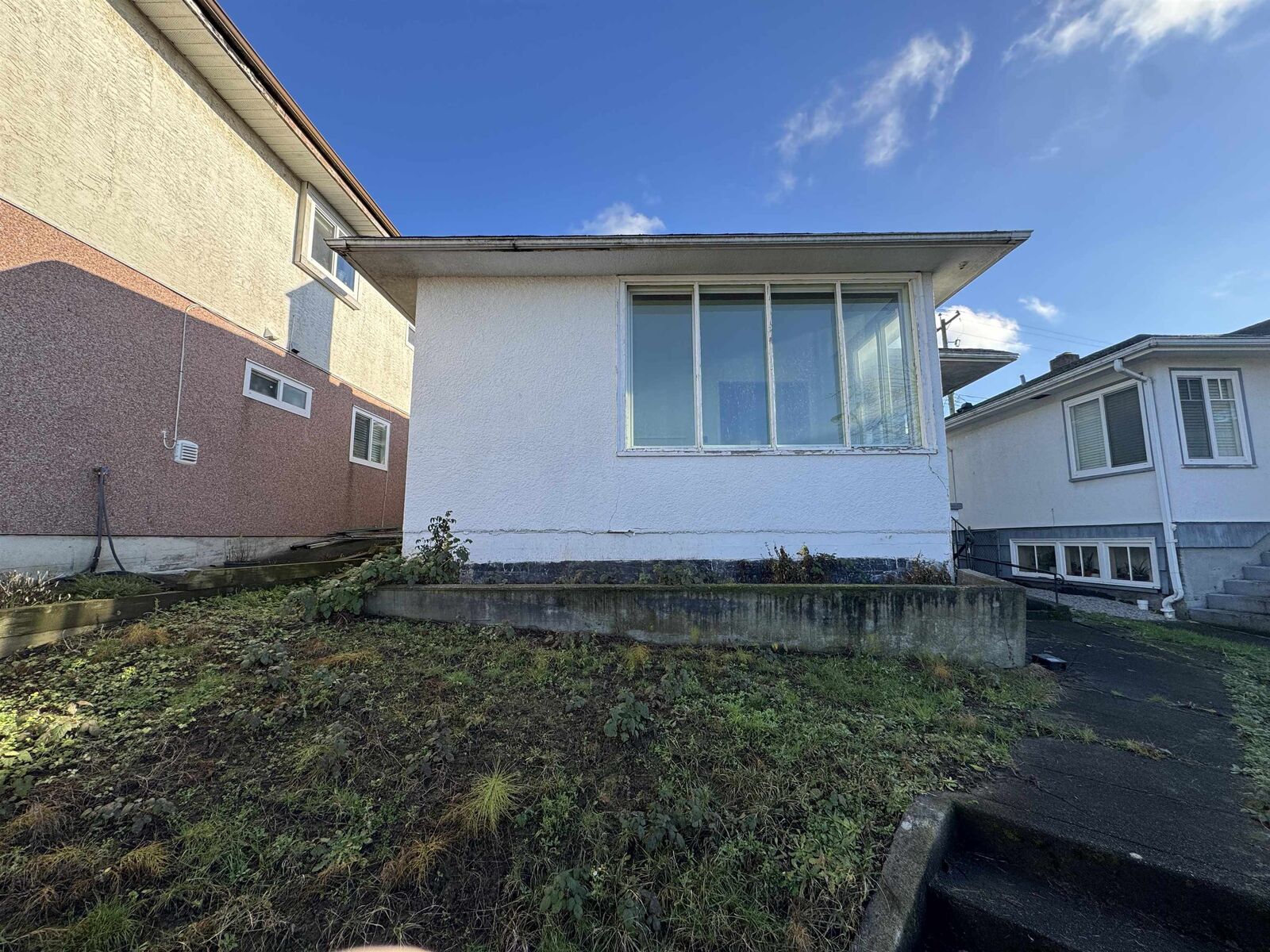 Property Photo:  7654 Fraser Street  BC V5X 3W8 