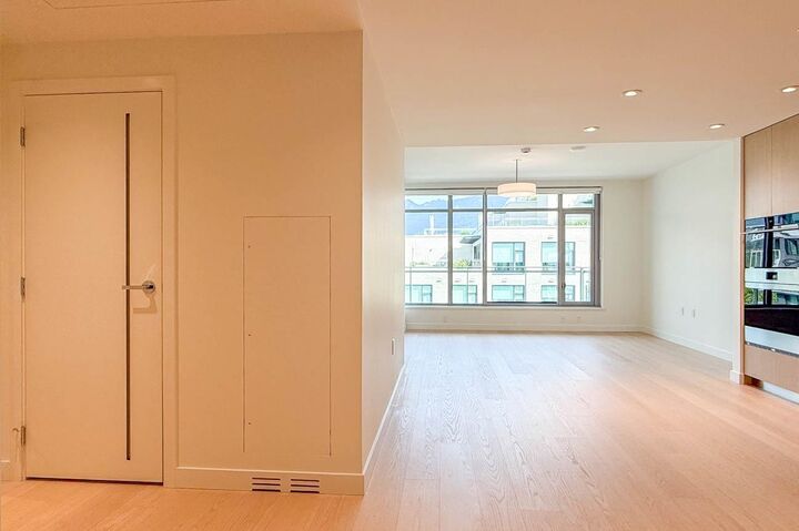 Property Photo:  777 Harbour Way 607  BC V7P 0G2 