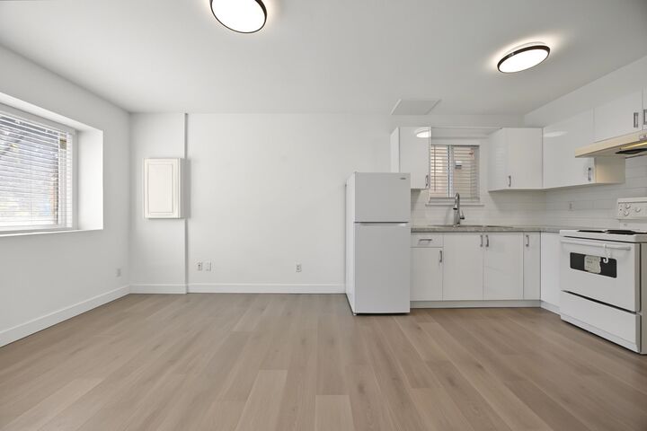 Property Photo:  