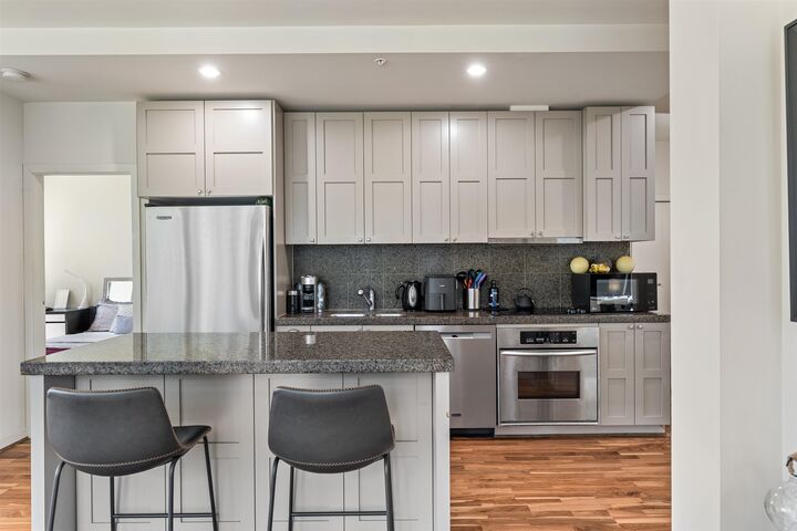 Property Photo:  1333 West Georgia Street 609  BC V6E 4V3 