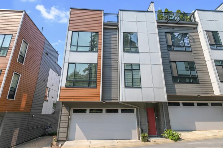 16433 19 Avenue 151 — photo 1