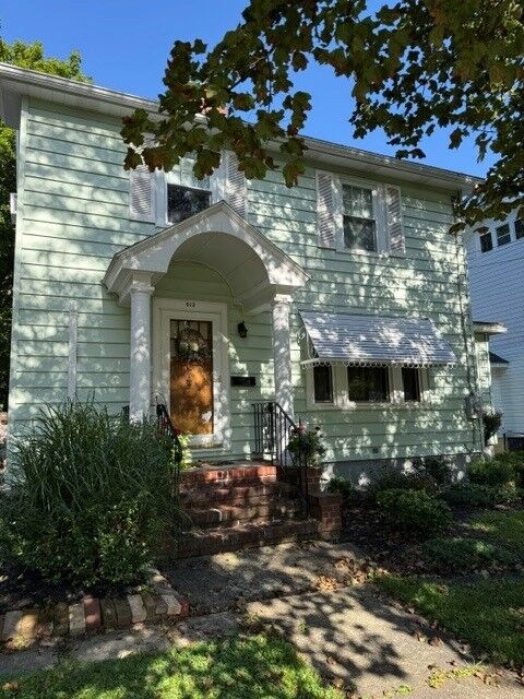Property Photo:  912 Farnham Street  NY 14901 