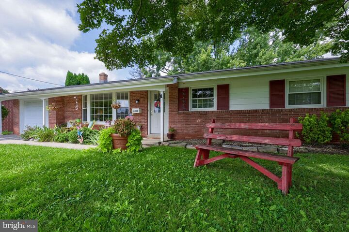Property Photo:  6411 Jeanette Drive  PA 17520 