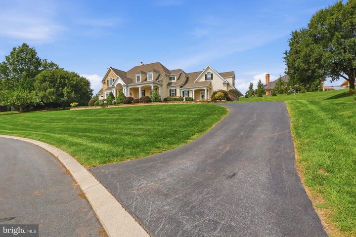 Property Photo: 1417 Brittany Drive PA 17404