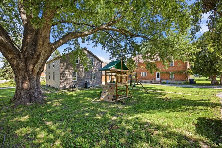 Property Photo:  503 Q Street  IA 52334 