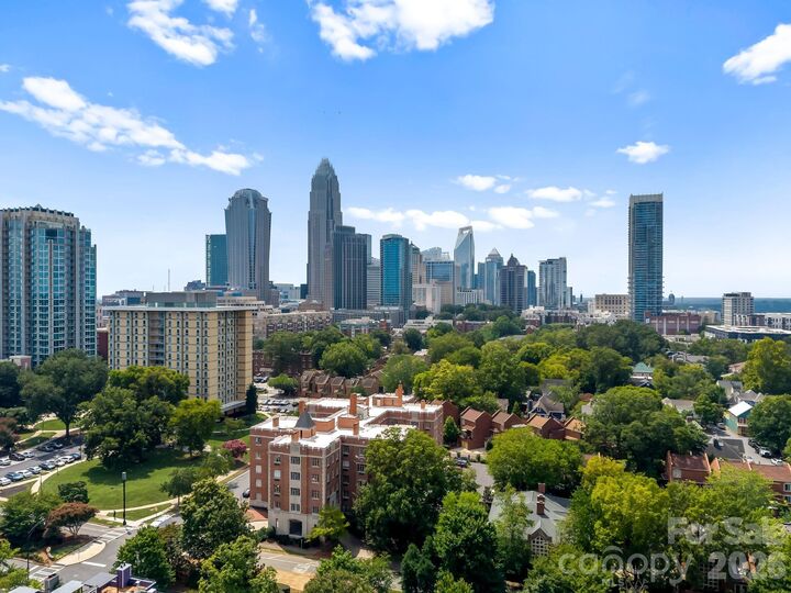 Property Photo:  301 W 10th Street 407  NC 28202 