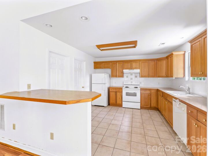 Property Photo:  269 Pinewood Knoll Drive  NC 28739 