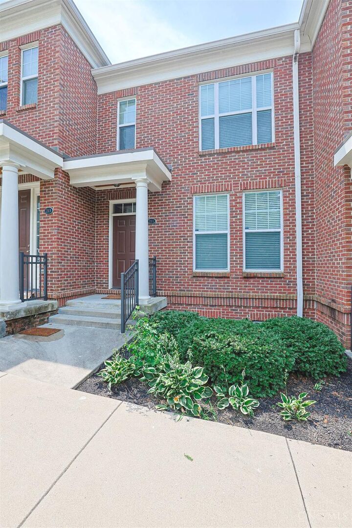 Property Photo: 211 E Rochelle Street OH 45219