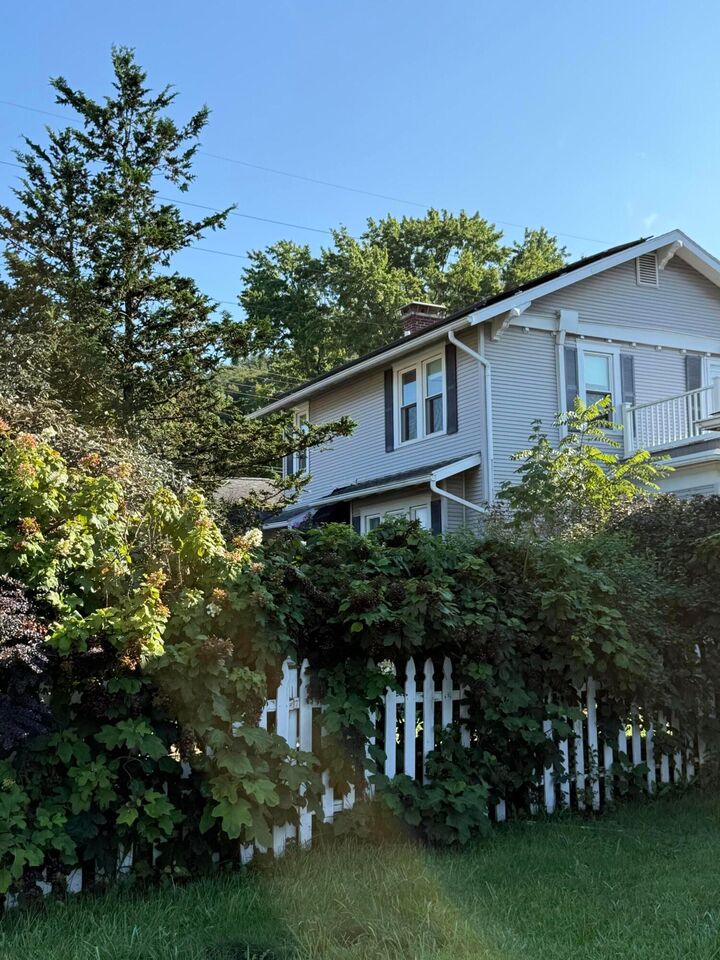 Property Photo:  816 N High Street  OH 43130 