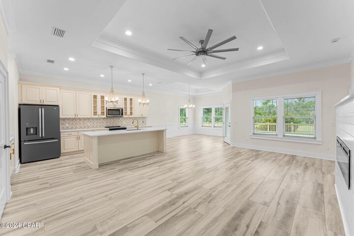 Property Photo: 237 N Wells Street FL 32413