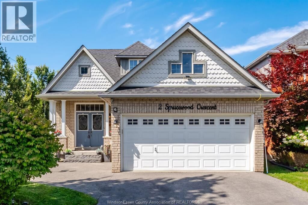 Property Photo:  2 Sprucewood Crescent  ON L1C 5C6 