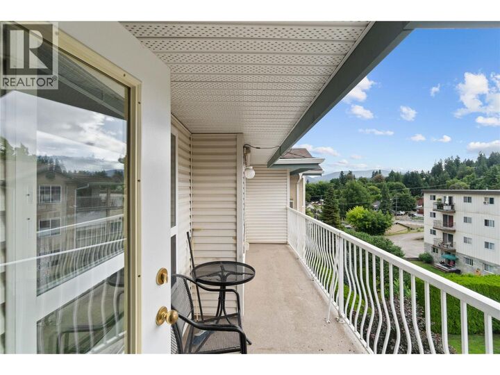 Property Photo:  250 5 Street Southeast 313  BC V1E 1J8 