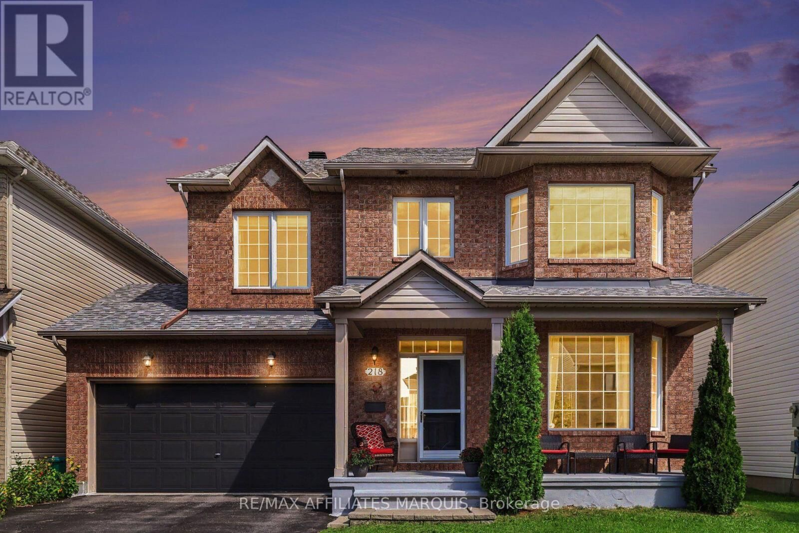 Property Photo:  218 Annapolis Circle  ON K1V 1Y9 