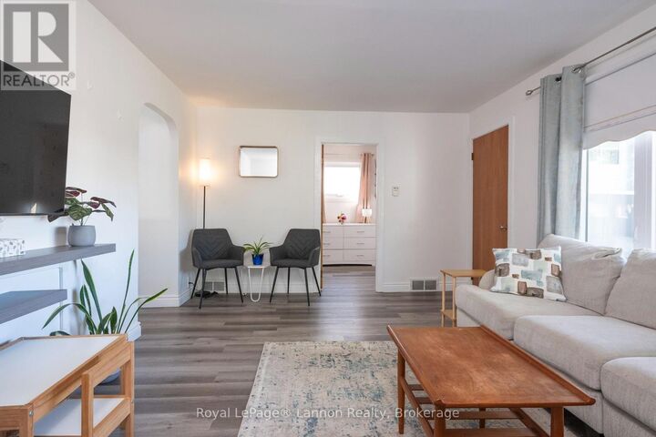Property Photo:  1340 Stanley Avenue  ON P7E 3G8 