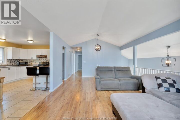 Property Photo:  125 Queen Street South  ON N0P 2P0 