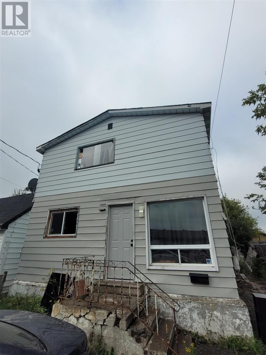 Property Photo:  541 Dundas St  ON P6C 3R7 