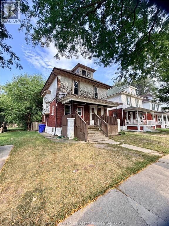 Property Photo:  490 Crawford  ON N9A 5C4 