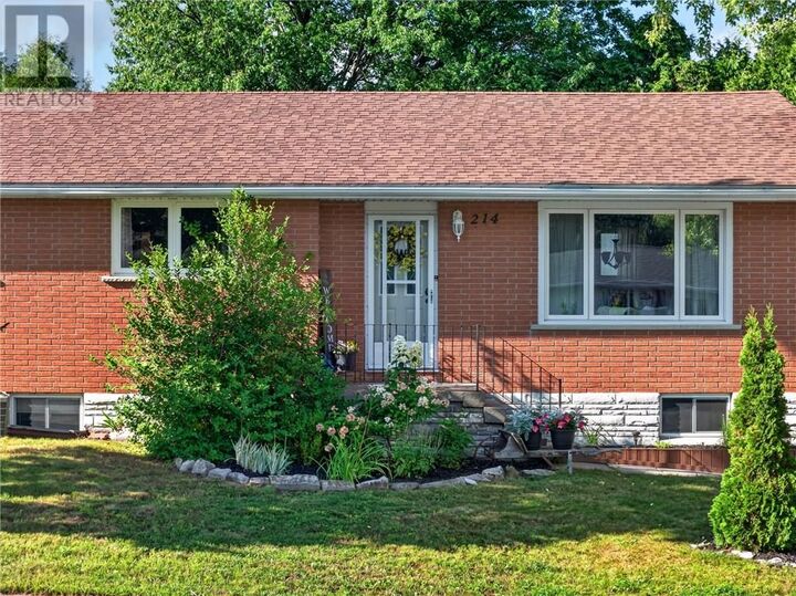Property Photo:  214 First Avenue  ON P3Y 1M2 