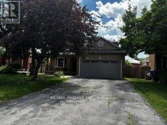 Property Photo:  4464 Stonemill Court  ON L5V 1E5 