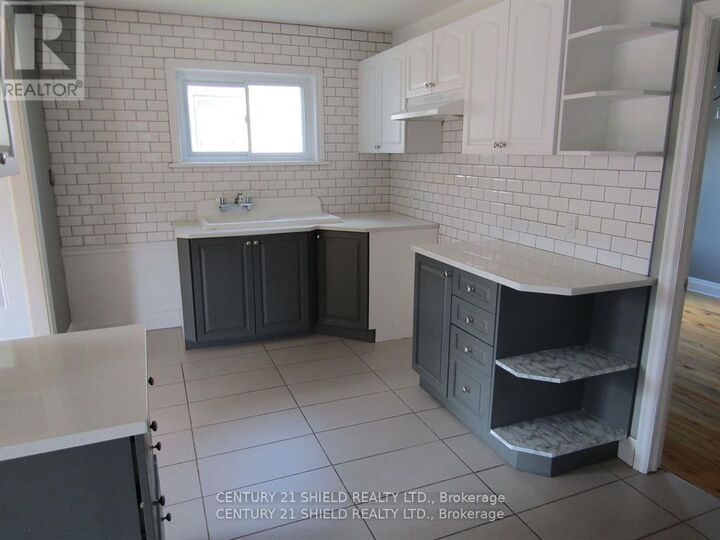 Property Photo:  513 Fourth Street East  ON K6H 2J7 