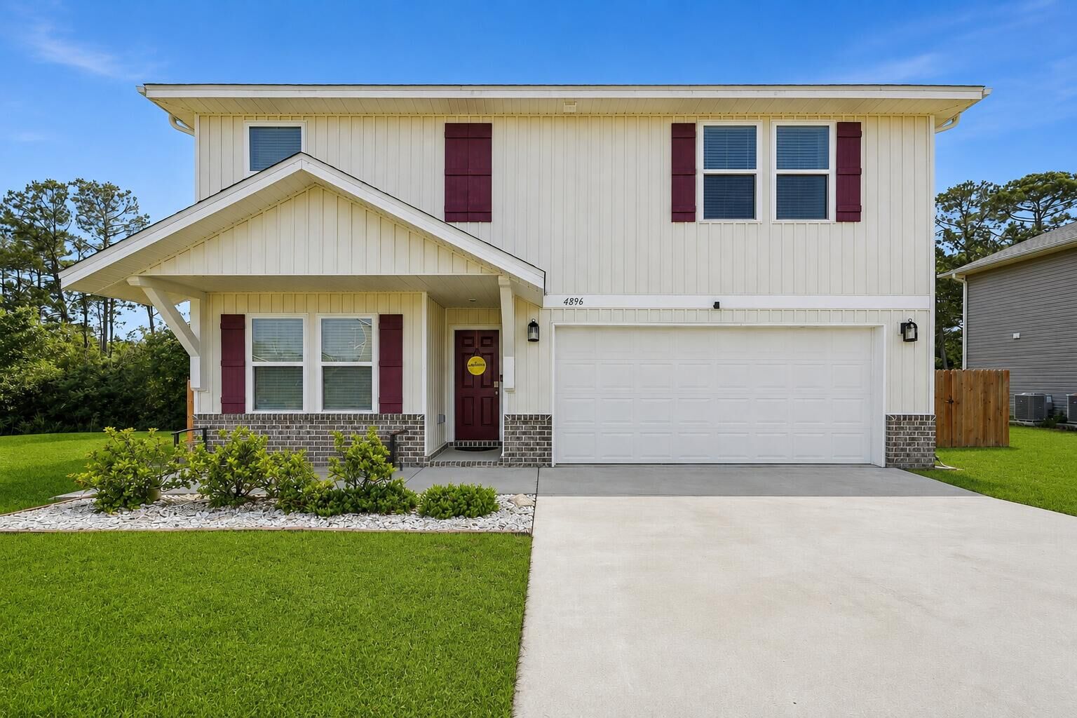 Property Photo: 4896 Kensington Lane FL 32539