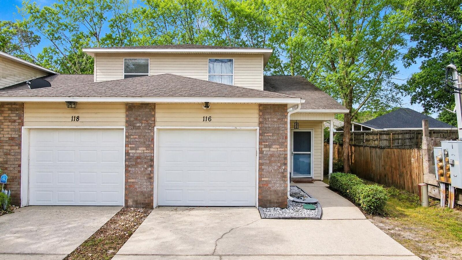 Property Photo: 116 Dolphin Road 116 FL 32569
