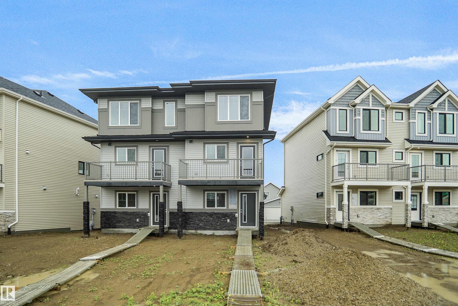 Property Photo:  13135 214 Street NW  AB T5S 0T7 