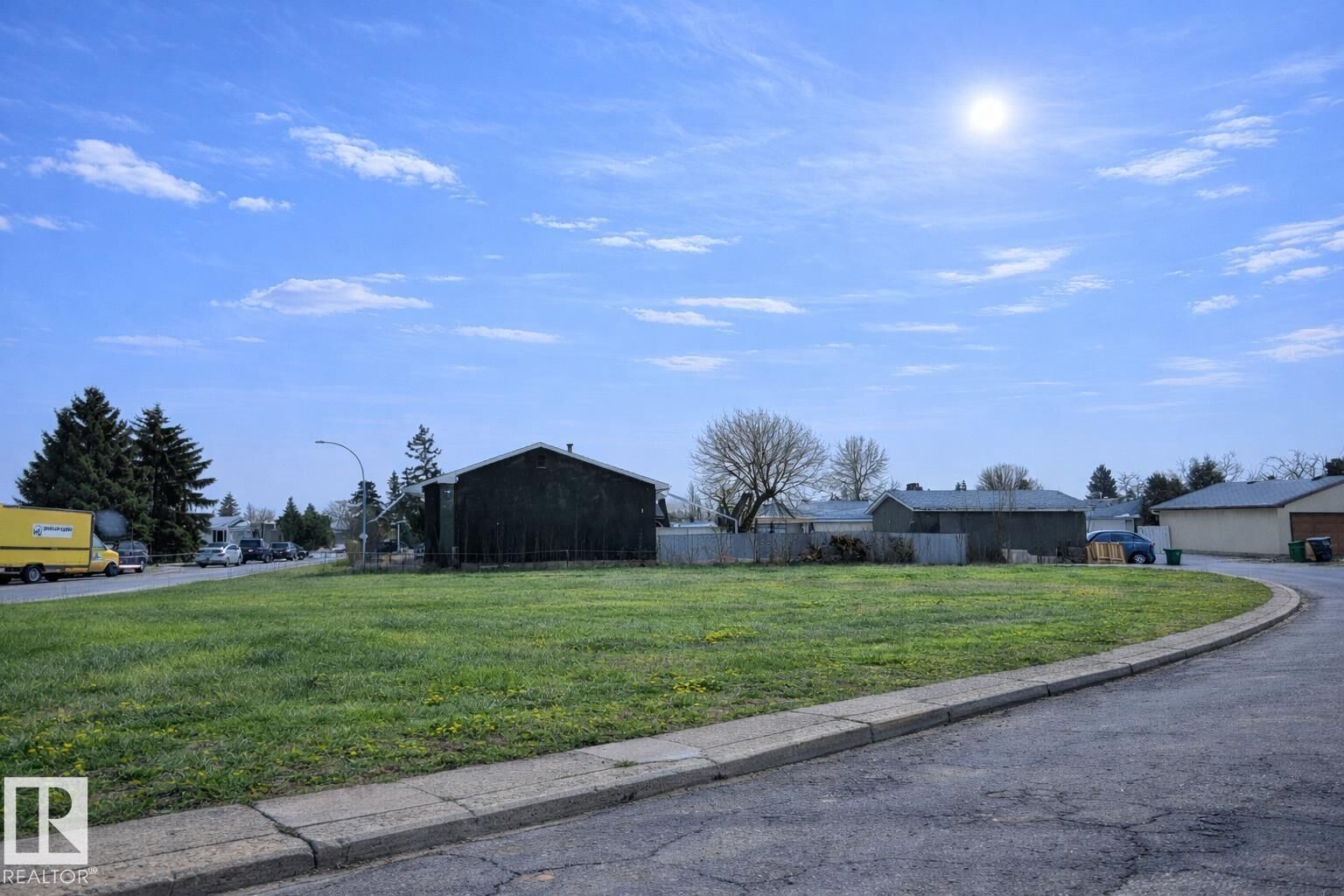 Property Photo:  15236 94A Street NW  AB T5E 3X6 
