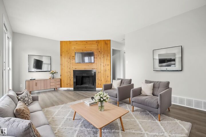 Property Photo:  3173 139 Avenue NW  AB T5Y 1R4 