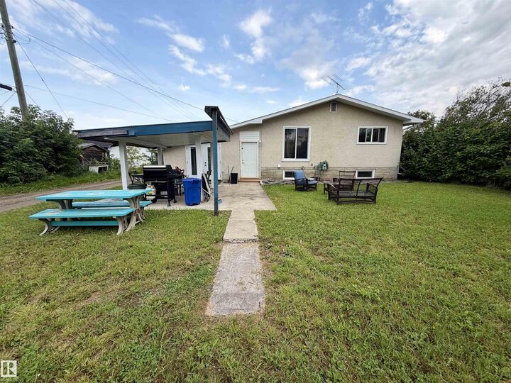 Property Photo:  5033 53 Avenue  AB T0B 0C0 