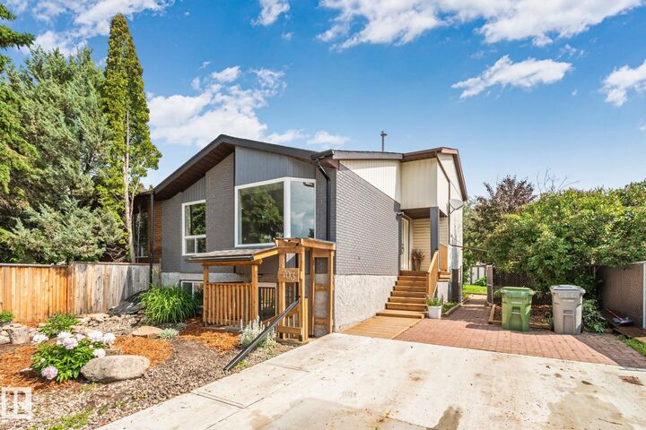 Property Photo:  703 Grandin Drive  AB T0G 1P0 