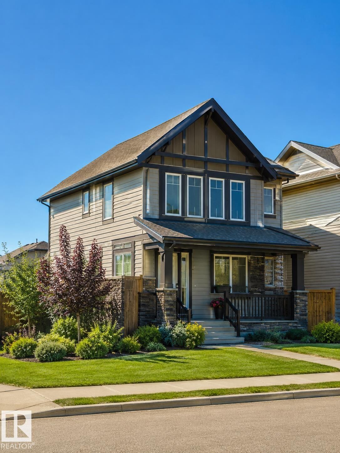 Property Photo:  604 Tamarack Road NW  AB T5Z 2M6 