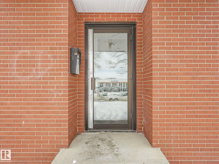 Property Photo:  10724 115 Street NW 15  AB T5H 3K9 