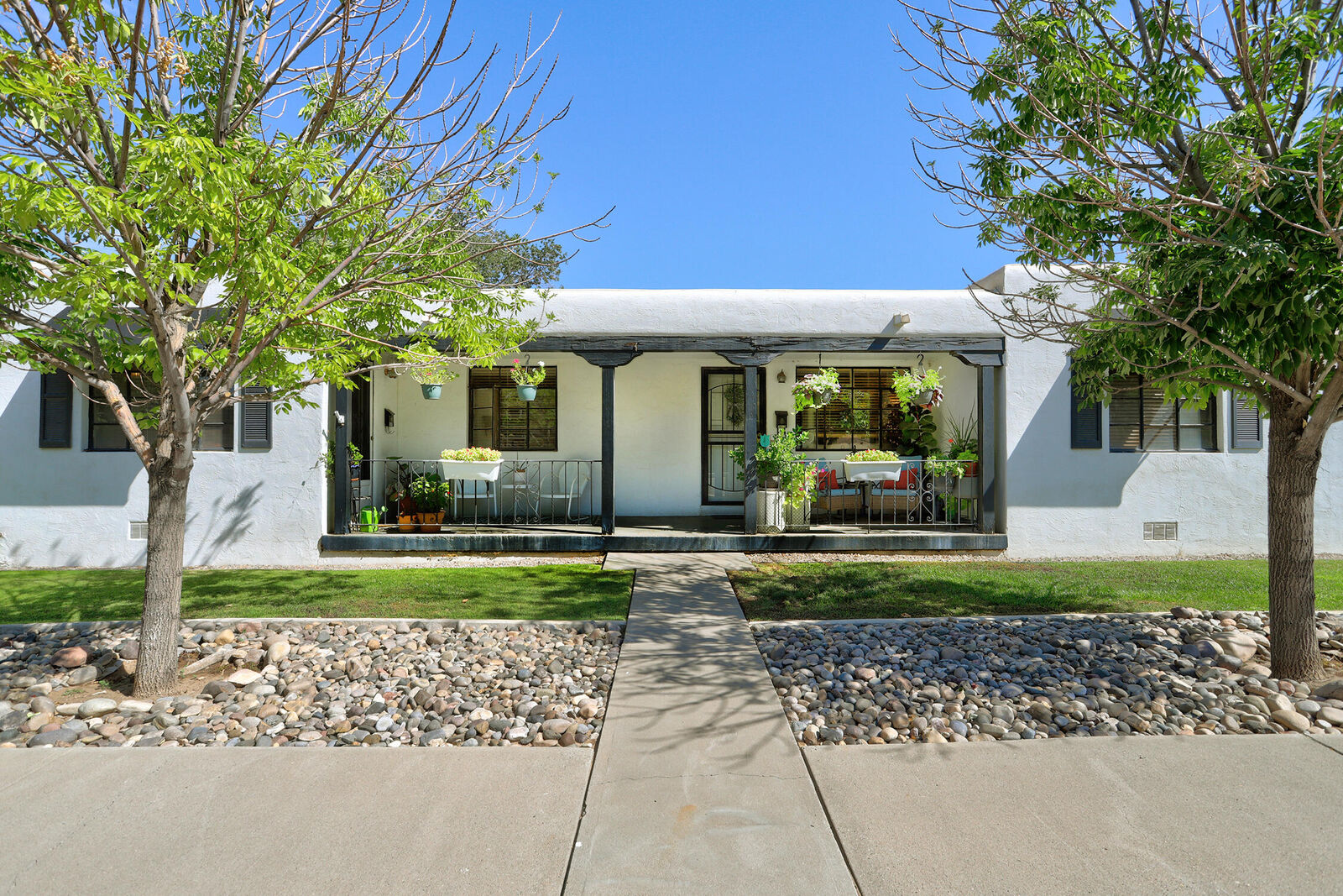 Property Photo: 401 Aliso Drive NE NM 87108