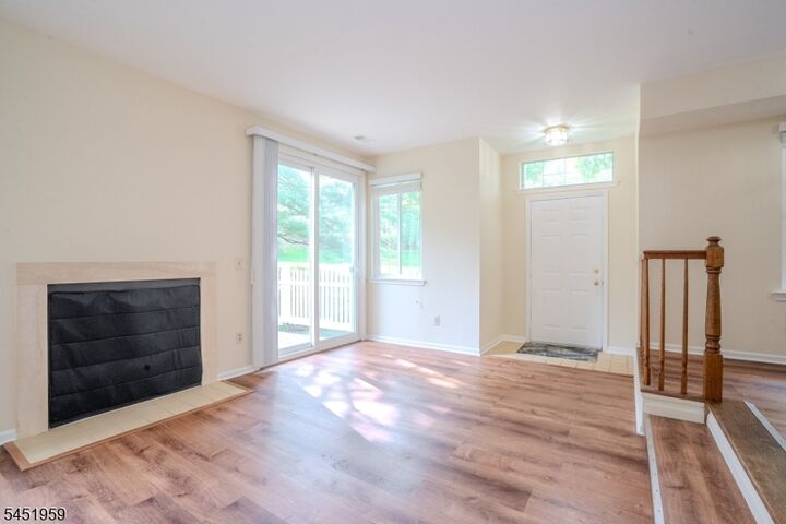Property Photo:  9 Evans Court  NJ 07921 
