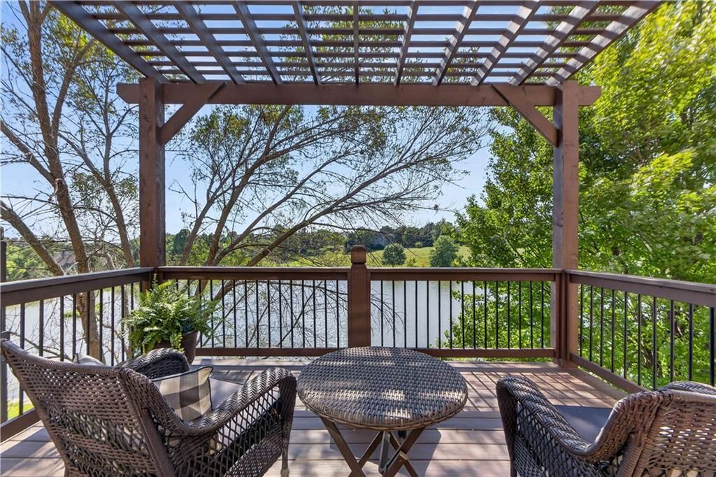 Property Photo:  16100 Linden Street  KS 66085 