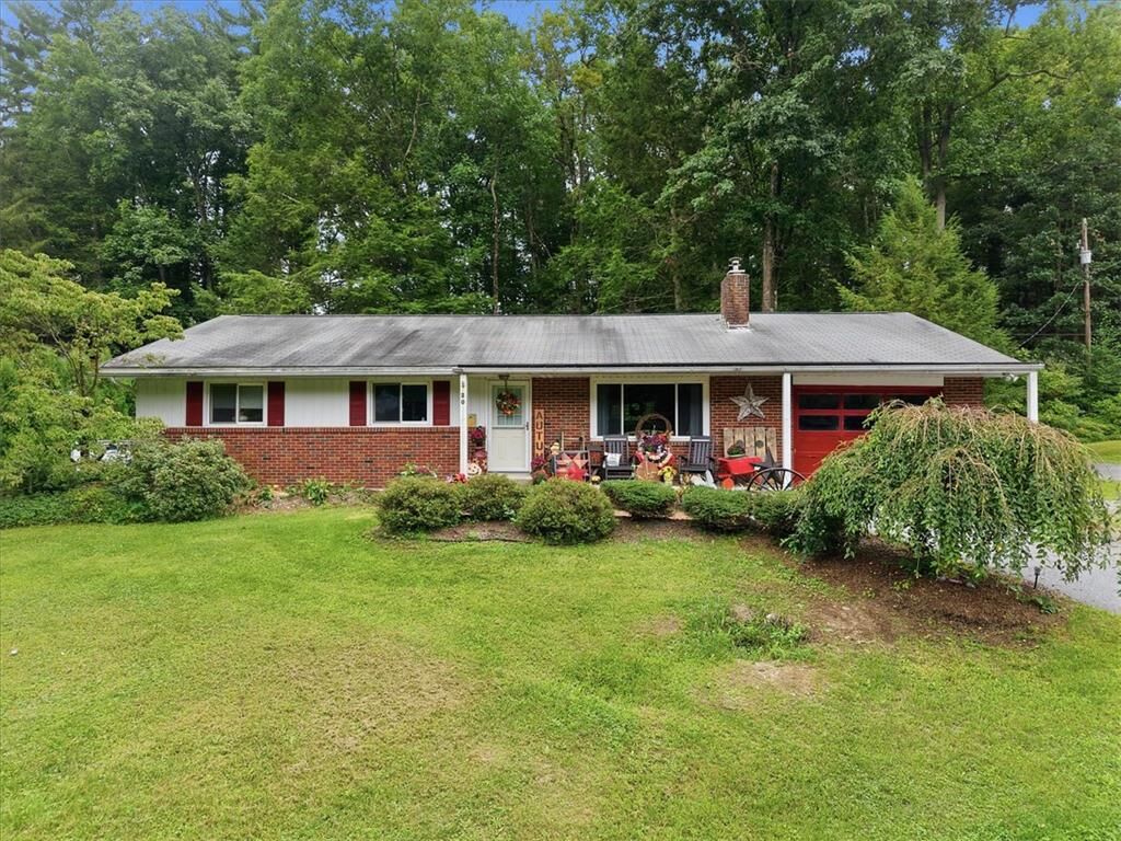 Property Photo: 20 Serfass Lane PA 18071