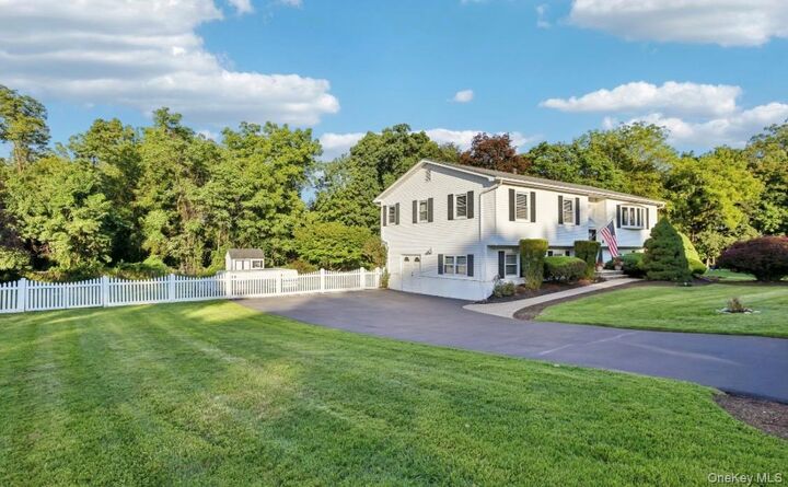 Property Photo:  5 Pine Drive  NY 10980 