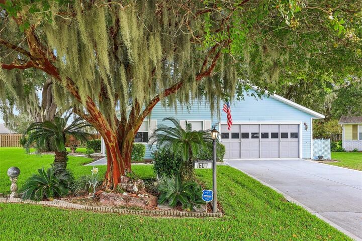 Property Photo:  1607 Selkirk Drive  FL 34788 