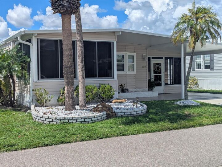 Property Photo: 2100 Kings Highway 137 FL 33980