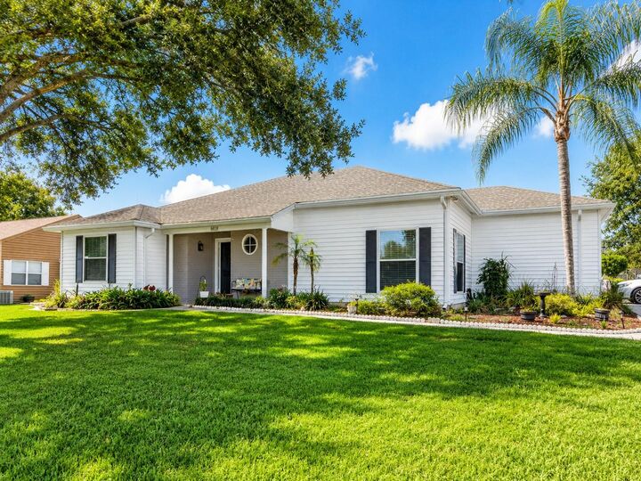 Property Photo: 6004 Sanderling Drive FL 33809