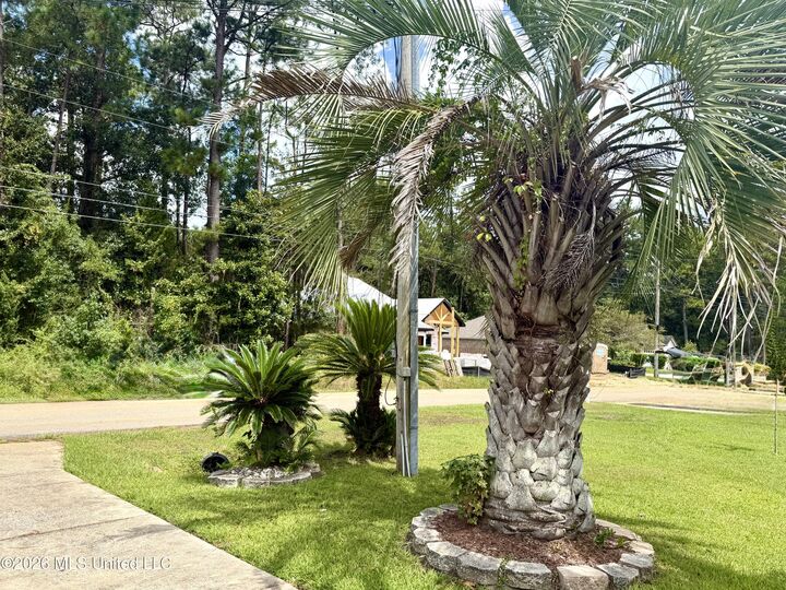 Property Photo: 2021 Parkview Drive MS 39553