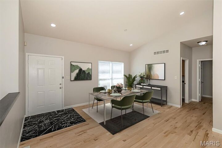 Property Photo: 865 Bellerive Manor Drive MO 63141