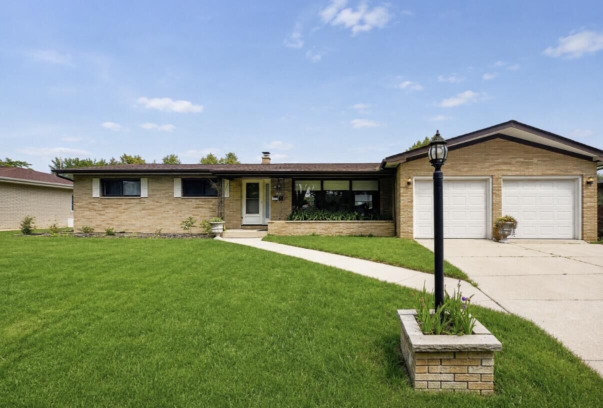 Property Photo:  2311 N 24th St  WI 53083 