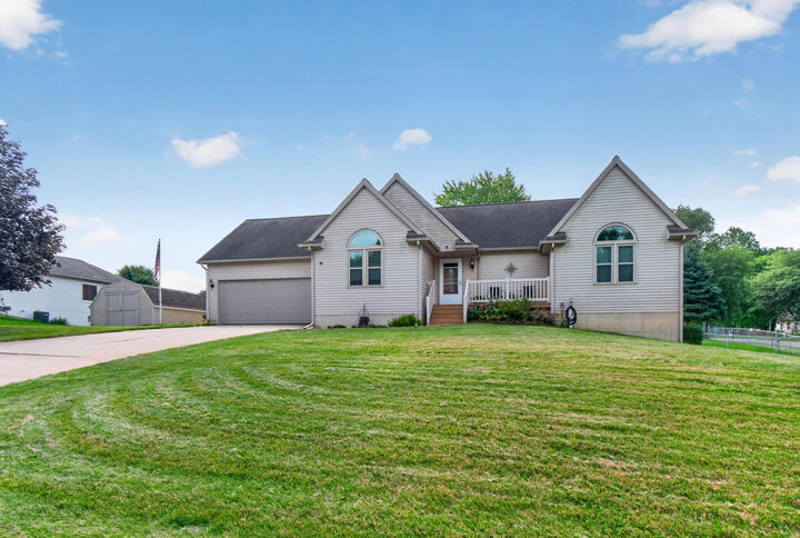 Property Photo: 2101 Appleway Drive MI 49203