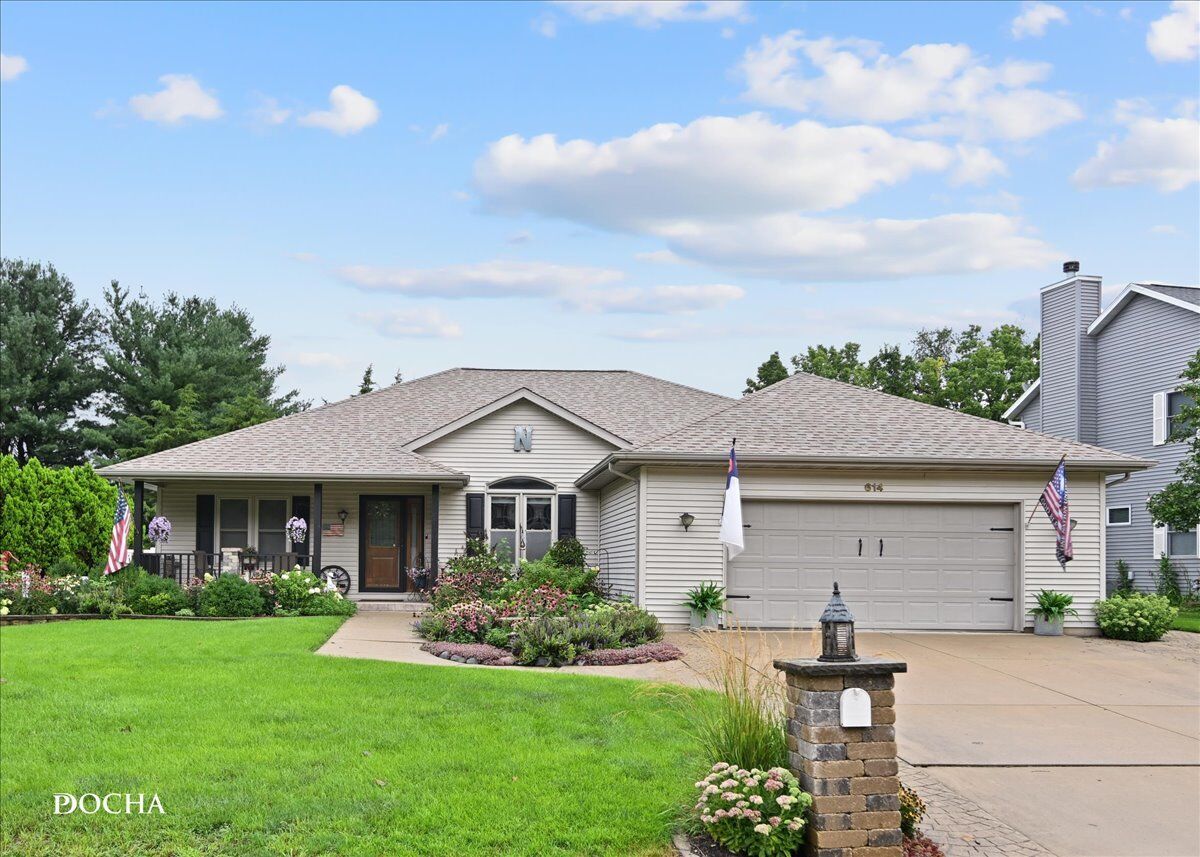 Property Photo:  614 Magnolia Lane  IL 61350 