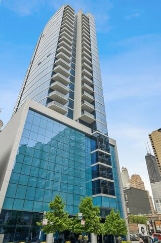 Property Photo:  110 W Superior Street 2603  IL 60654 