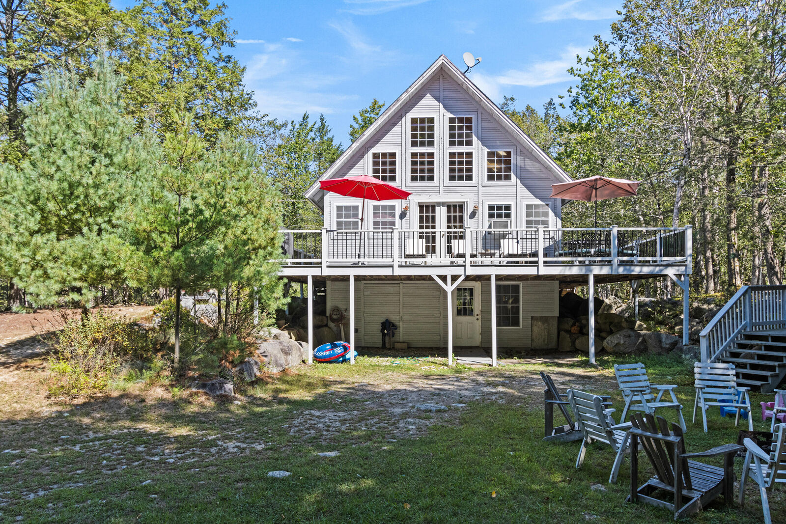 Property Photo:  43 N Beach Road  ME 04071 